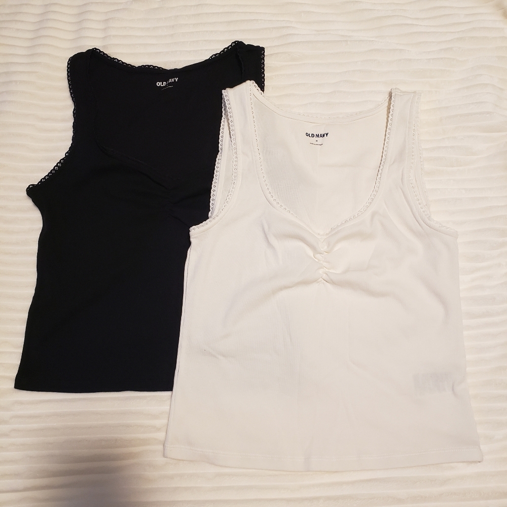 Old Navy Size M Black And White Lace Trim Tank